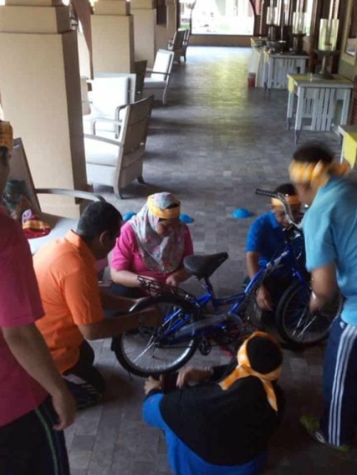 Bike building session with MTDC