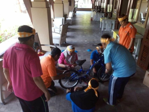 Bike building session with MTDC